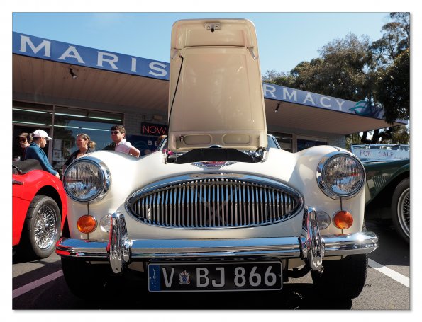 Austin Healey 3000 MkIII front view