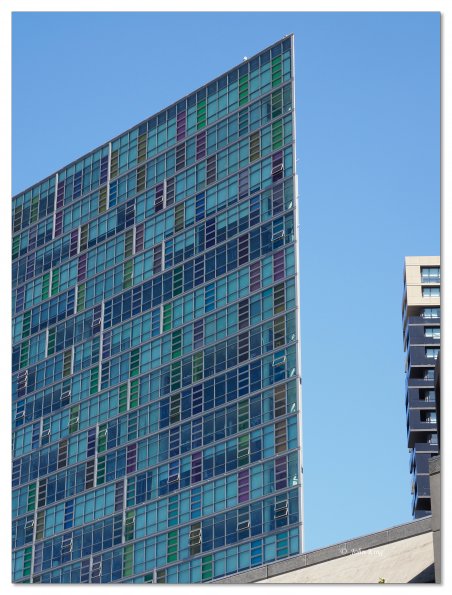"Flat" building near the NGV