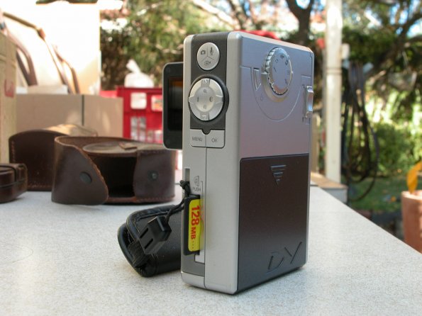 [#Beginning of Shooting Data Section]
Nikon COOLPIX5000
Focal Length: 12.4mm
White Balance: Auto
Digital Zoom Ratio: 1.00
2005/06/03 13:43:25
Exposure Mode: Aperture Priority
AF Mode: AF-S
Saturation comp: 0
JPEG (8-bit) Normal
Metering Mode: Multi-Pattern
Tone Comp: Auto
Sharpening: None
Image Size: 2560 x 1920
1/37 sec - F/6.8
Flash Sync Mode: Front Curtain
Noise Reduction: OFF
Color
Exposure Comp.: 0 EV
ConverterLens: None
Sensitivity: ISO 100
[#End of Shooting Data Section]